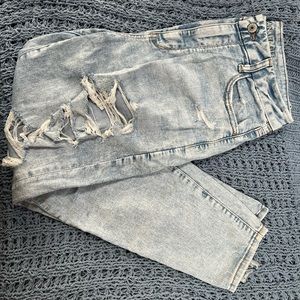 Destroyed Skinny Jeans